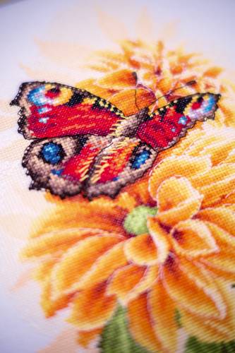 Набор для вышивки крестом Fluttering butterfly (Трепещущая бабочка) Lanarte PN-0190703 фото 2